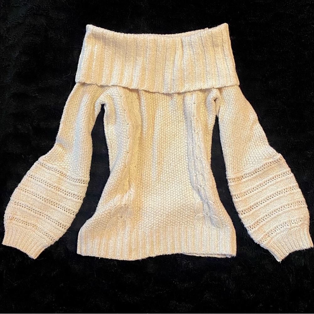Y2K CREAM OFF-SHOULDER SWEATER! 🤍🐚✨